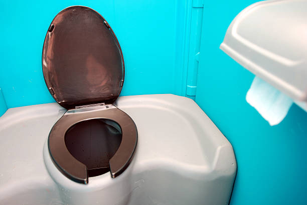 Best Portable restroom trailer rental  in Kingston Springs, TN